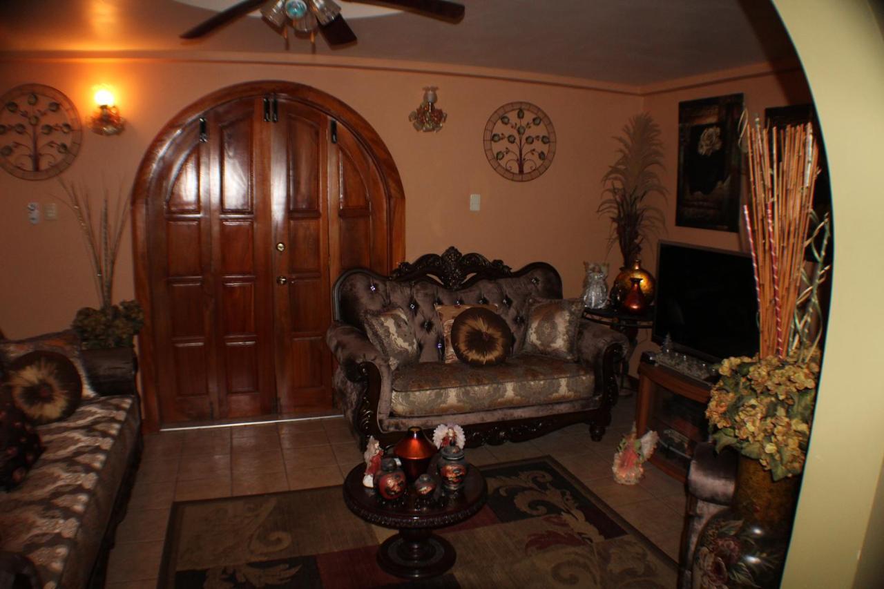 مبيت وإفطار Bon Accord Village Native Abode المظهر الخارجي الصورة