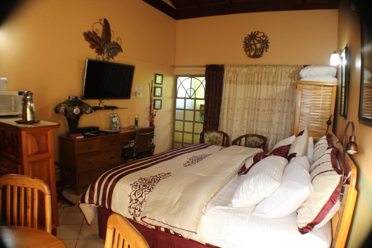 مبيت وإفطار Bon Accord Village Native Abode المظهر الخارجي الصورة