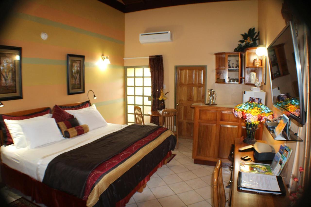 مبيت وإفطار Bon Accord Village Native Abode المظهر الخارجي الصورة