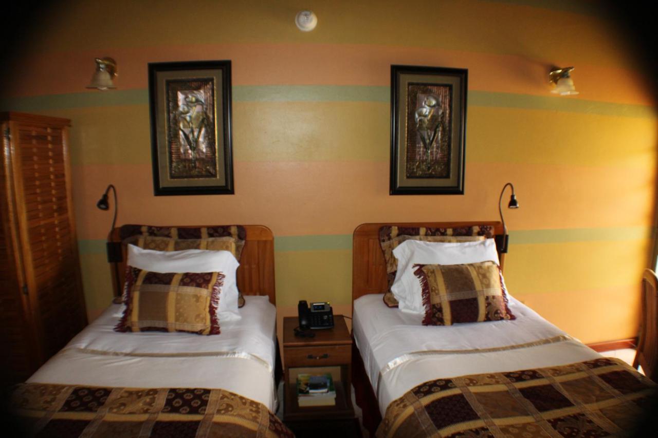مبيت وإفطار Bon Accord Village Native Abode المظهر الخارجي الصورة