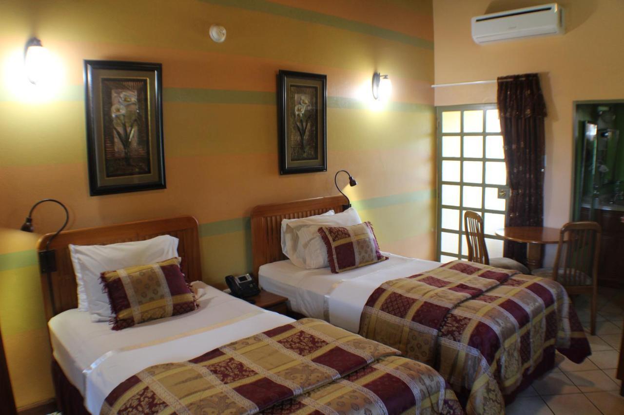 مبيت وإفطار Bon Accord Village Native Abode المظهر الخارجي الصورة